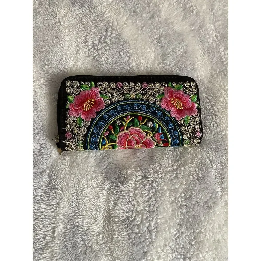 Floral Embroidered Zip-Around Women’s Wallet Black Pink Green Blue